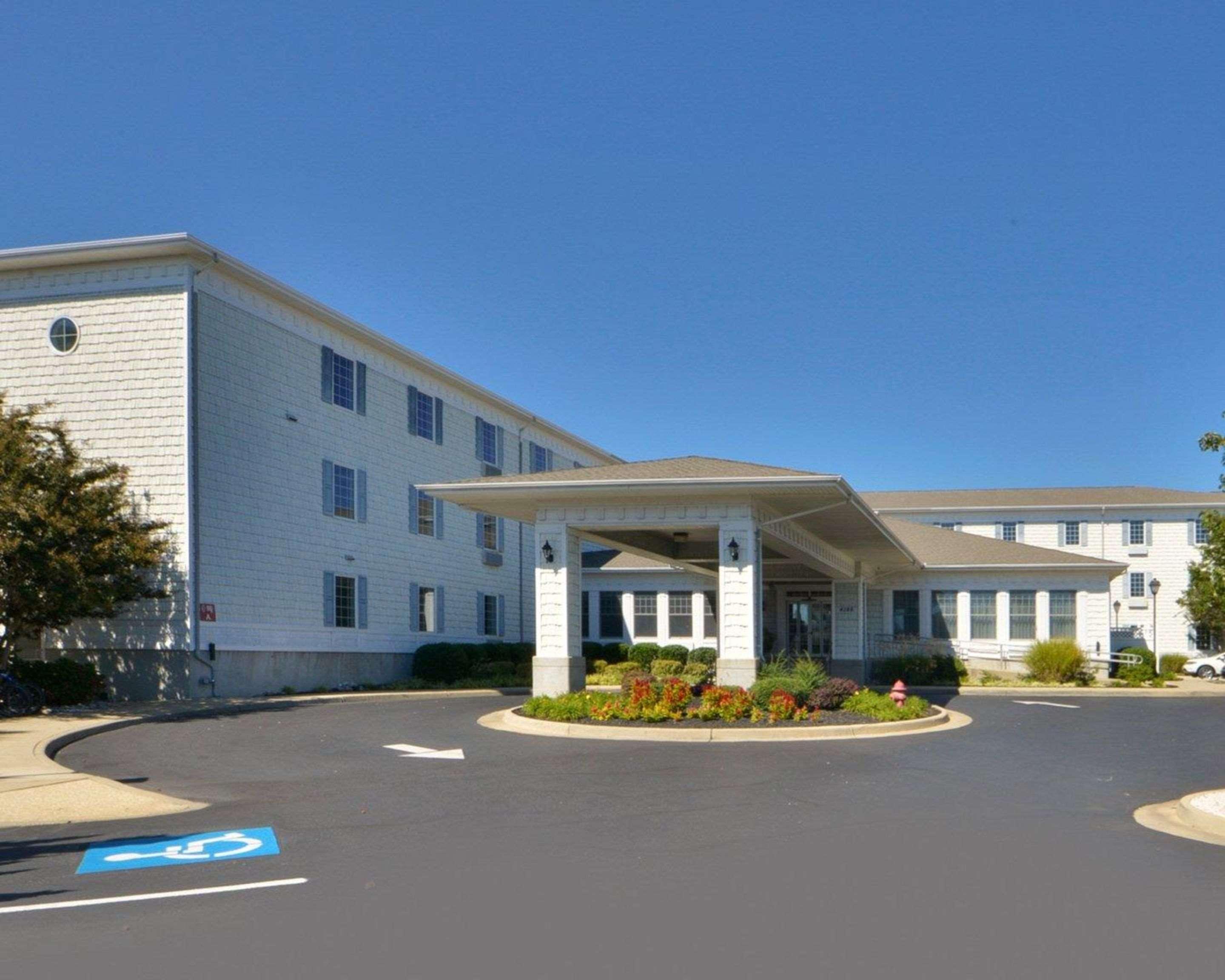 Comfort Suites Chincoteague Island Bayfront Resort Exterior photo