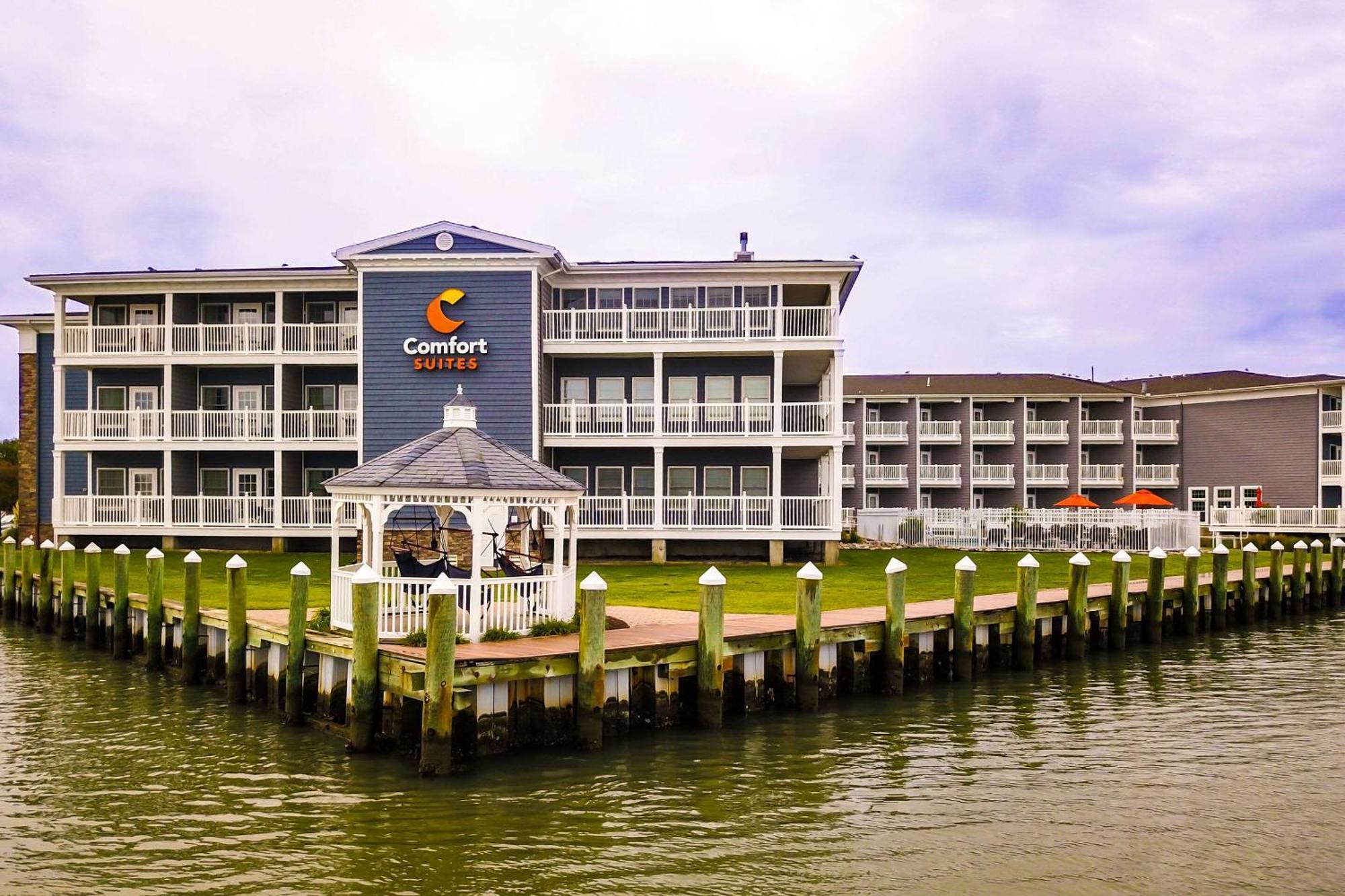 Comfort Suites Chincoteague Island Bayfront Resort Exterior photo